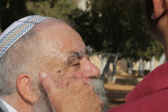 Rav Yitzchak Levy Guides Group 20