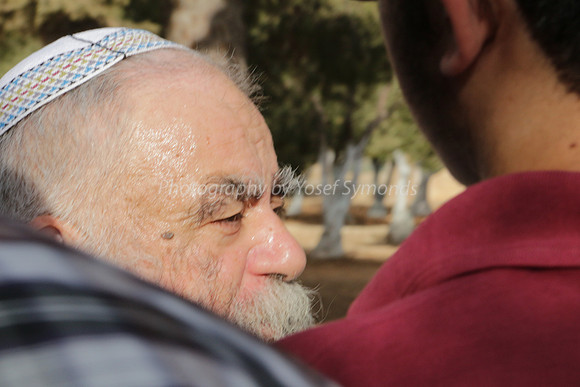 Rav Yitzchak Levy Guides Group 21