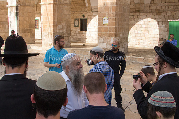 Rav Yitzchak Levy Guides Group 28