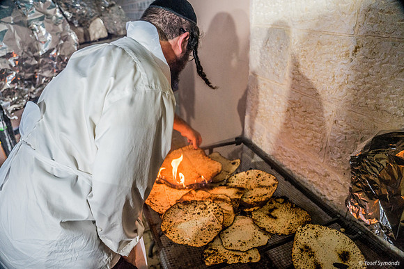 Matza Just Out of Oven 190408-3
