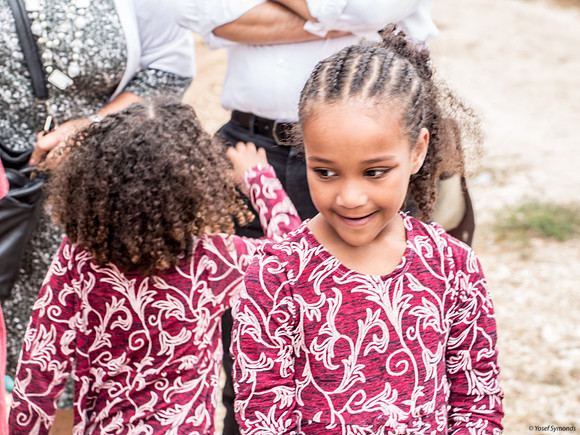 Young girls of Ethiopian descent