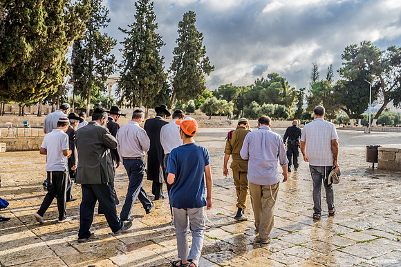 Heading East  Passing Al Aksa Mosque 210617-2