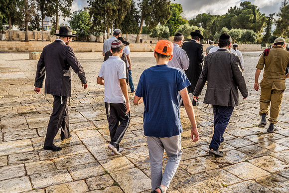 Heading East  Passing Al Aksa Mosque 210617-2