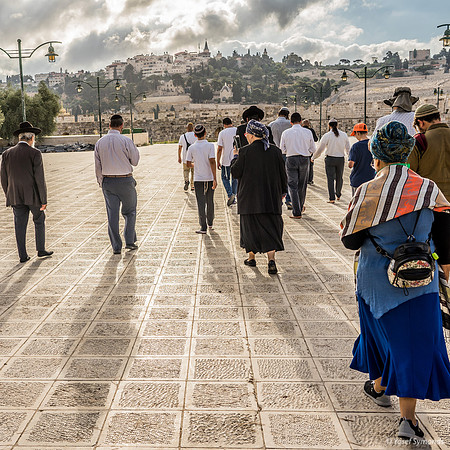 Heading East  Mount of Olives in Distance 210617-2