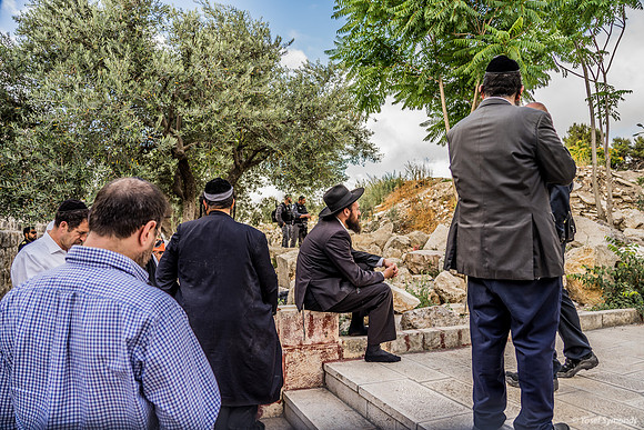 Facing the Site of the Holy Temple  210617-15