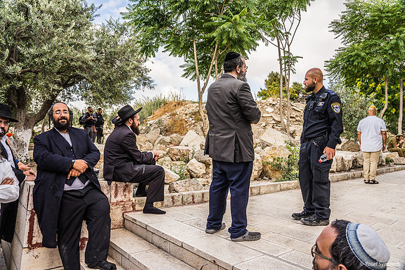 Facing the Site of the Holy Temple  210617-17