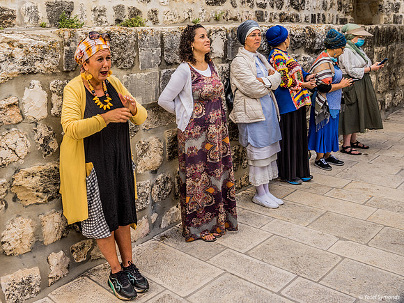 Ladies Facing the Site of the Holy Temple  210617-20