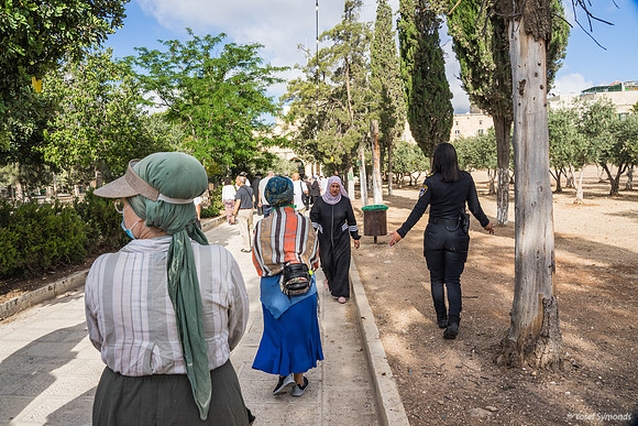 Ladies On the Har 210617-1