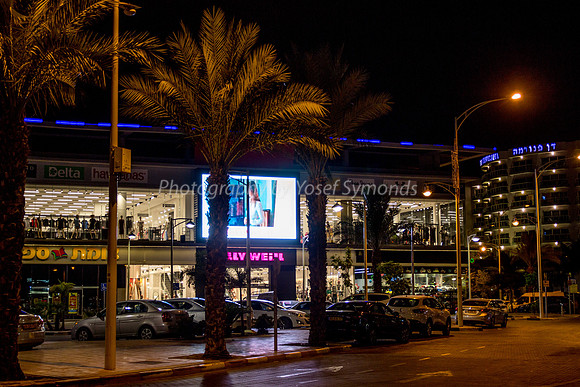 Mall at Night - Eilat 180603-2