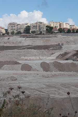 Mishkafayim 2014 Q3 8016