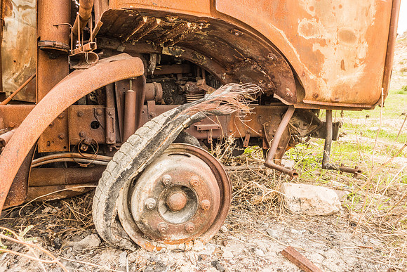 Abandoned Truck 201214-10