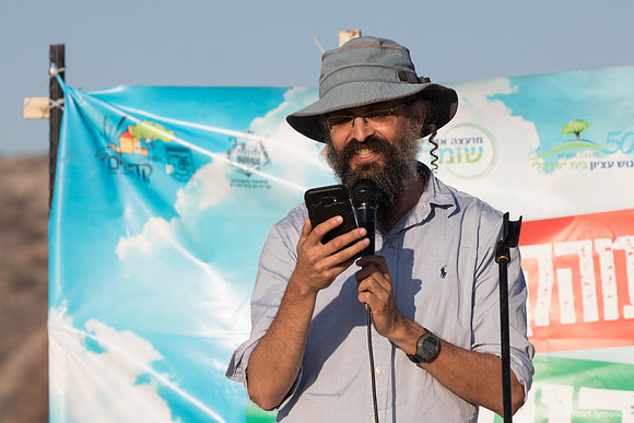 Avraham Sandak Reading Thoughts from Ahuvya 210621-5