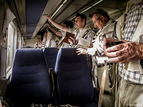 Tefilla on Train 2014-4