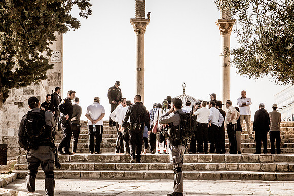 Jewish Group on Northern Stairs Watched by Police and Wakf 1
