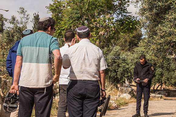 Demonstrative Conversation East of Beit Hamikdash 3