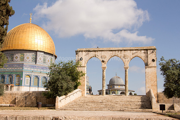 Dome of Chain with Dome of Rock to Left