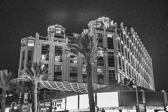 Queen of Sheba Hotel at Night 181008-4