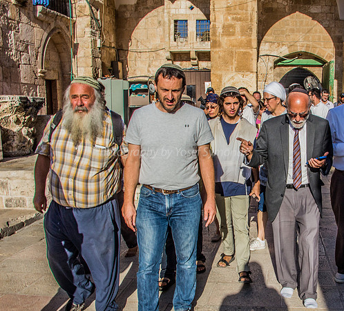 Heading East from Mughrabi Gate 180718-1