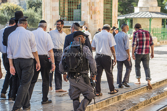 Returning Southwards Along Western Wall 180718-3