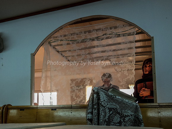 Women Praying in Neria Synagogue