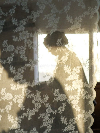 Lady Praying in Neria Synagogue 3