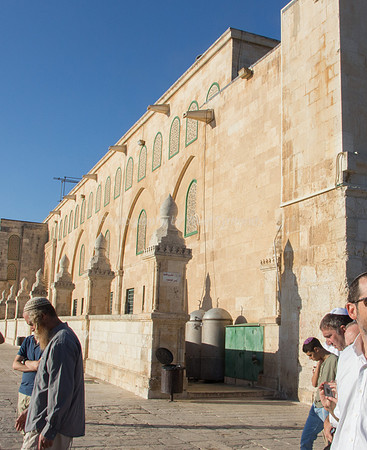 Passing Al Aksa Mosque Moving East 180916-1