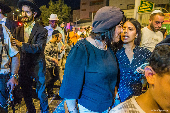 Mayor Aliza Bloch with Participants at Hachnasat Sefer Torah 220