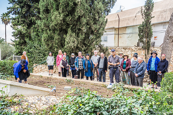 Group at Atarot Cemetery 221107-1