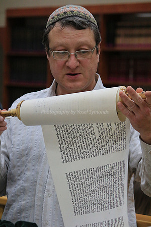 Rolling Sefer Scroll