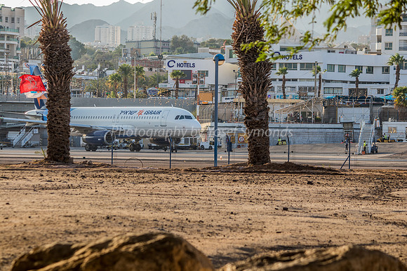 Plane Taxiing at Airport 181008-2