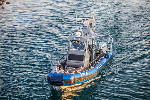 Police Boat Entering Port 181008-3