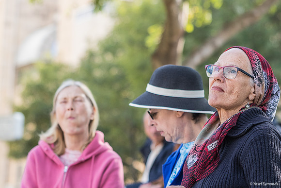 Participants at Hebrew Village of Neve Yaakov 221107-1