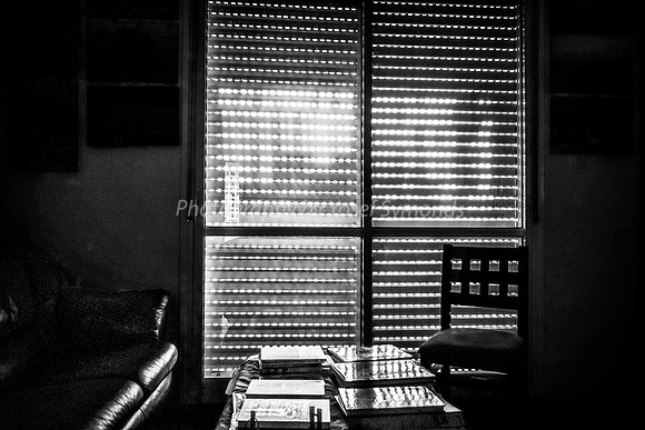 Salon Door at 05:00 4