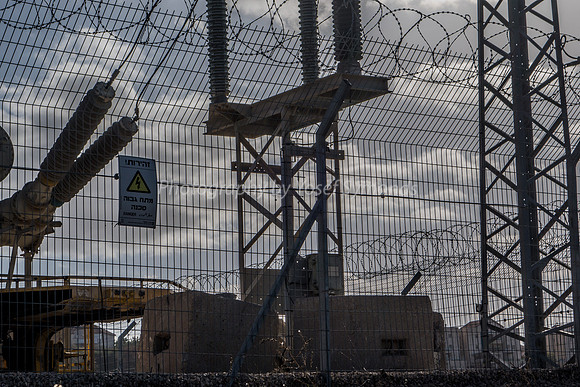 Electricity Station Spiking Sky 181212-7