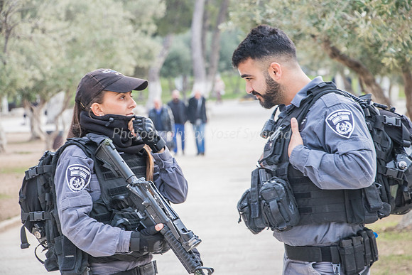 Policemen Conversing 181216-1