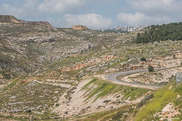 View from Maavar Michmash Route #60 190423-3