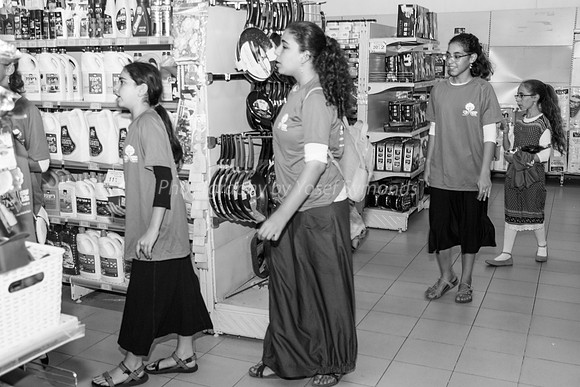 LeMaan Achai & Generous Batmitzvah Girl