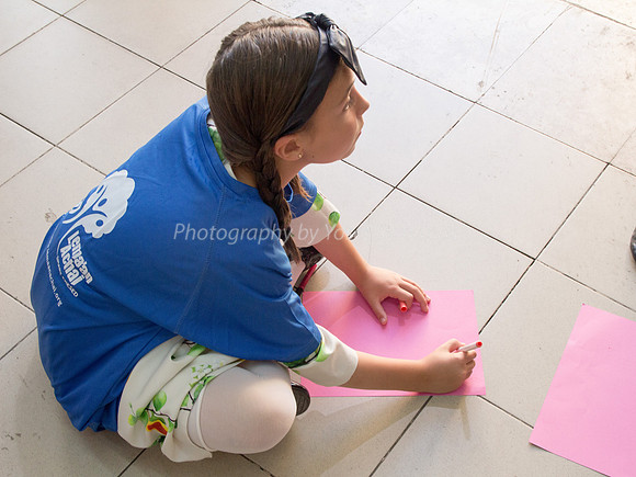 LeMaan Achai & Generous Batmitzvah Girl