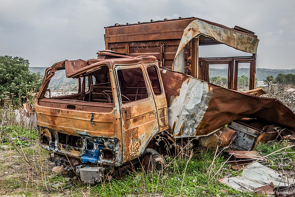 Abandoned Truck 201214-1