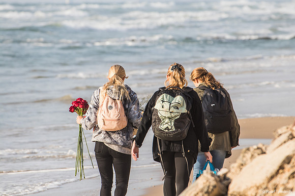 Flowers For Winning Surfer 220325-7