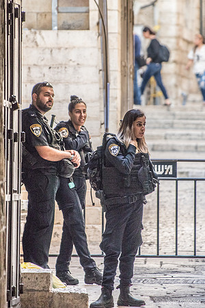Police Guarding the Alley 190908-2