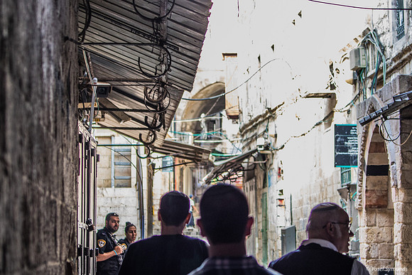 Police Guarding the Alley 190908-3