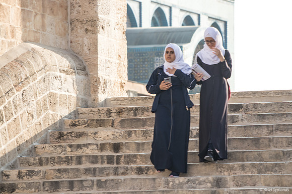 Arab Ladies Reading and Watching 190908-1