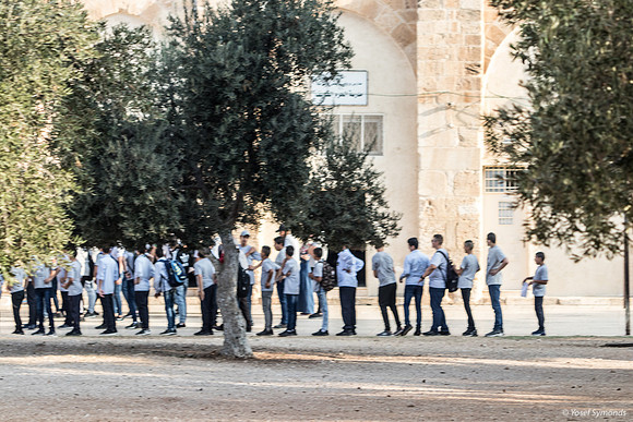 Arab Schoolboy Assembly on Temple Mount 190908-1