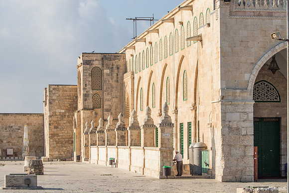Eastern Side of Al Aksa 190908-1