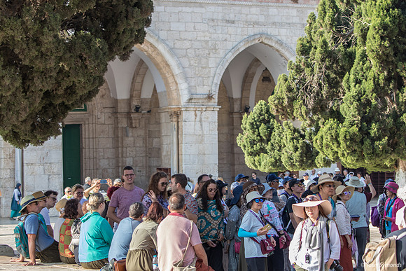 Tourists In Front of Al Aksa 190908-4