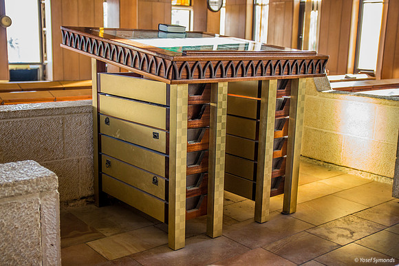 Table of Showbread Replica in Shiloh Synagogue 1