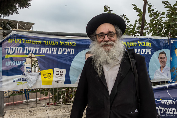 Mix and Match Voters with Signs 240227-1
