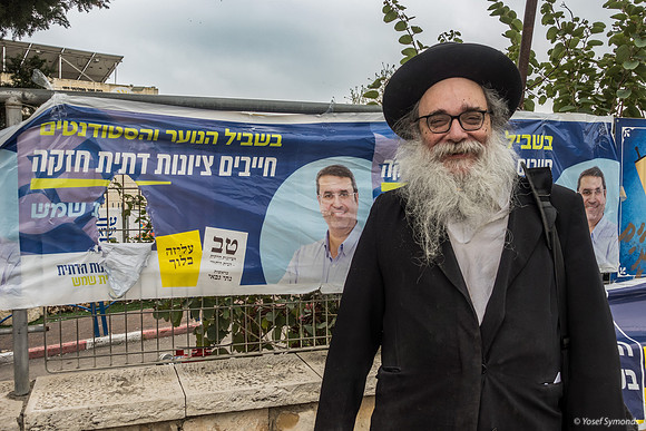 Mix and Match Voters with Signs 240227-2