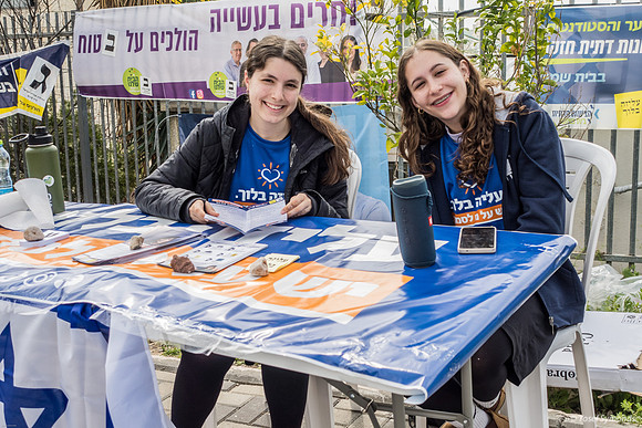 Canvasing Makes Us Delighted Beyond Words 240227-2